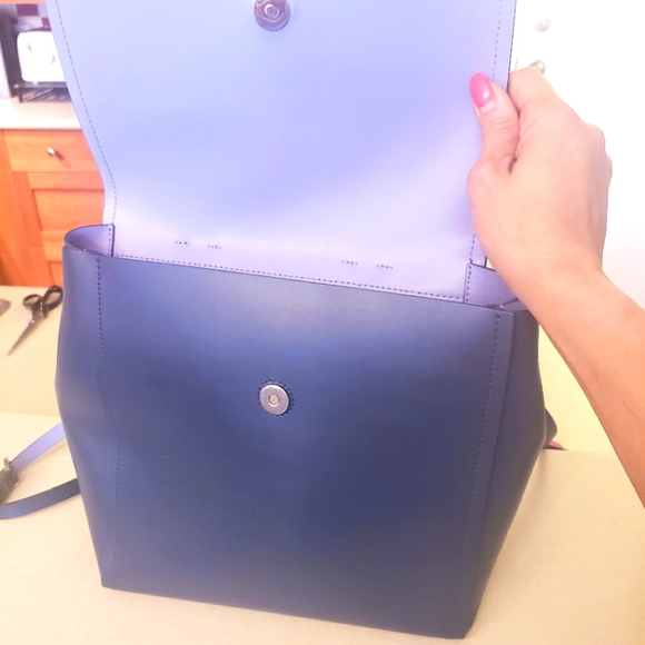 Kate spade navy blue exterior and baby blue interior backpack - Picture 4 of 4